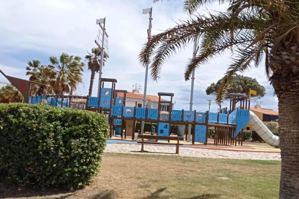 Appartement A 5Mn De La Mer Et Du Village De Noel - Draps Et Serviettes Non Fournis 르발카레스 외부 사진